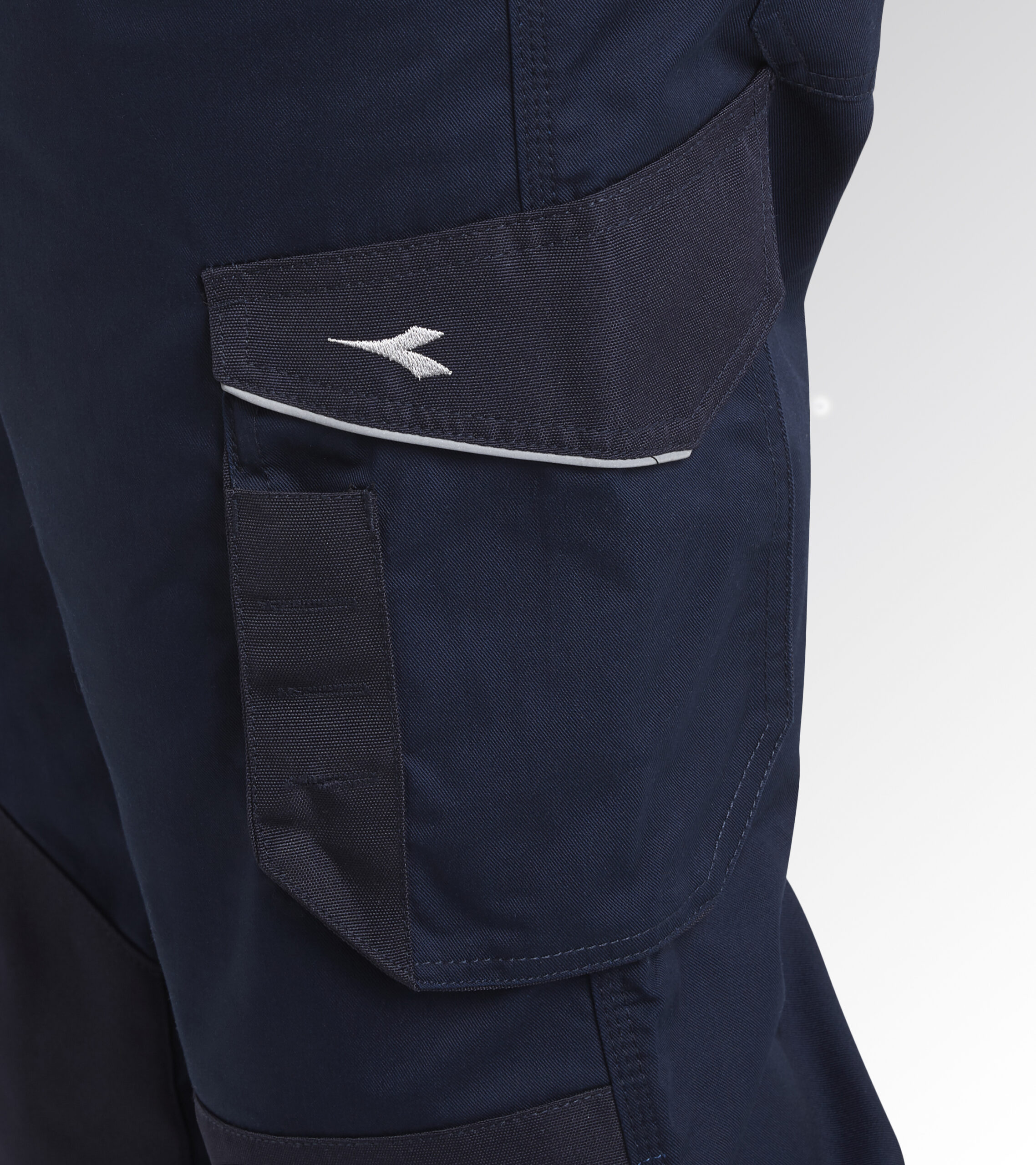 1617550 DIADORA FARMER HLAČE POLY XXL SIVE