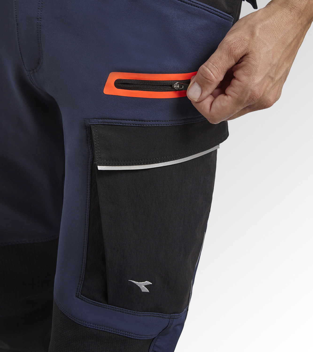 1798392 DIADORA HLAČE HYBRID CARGO XL CRNE