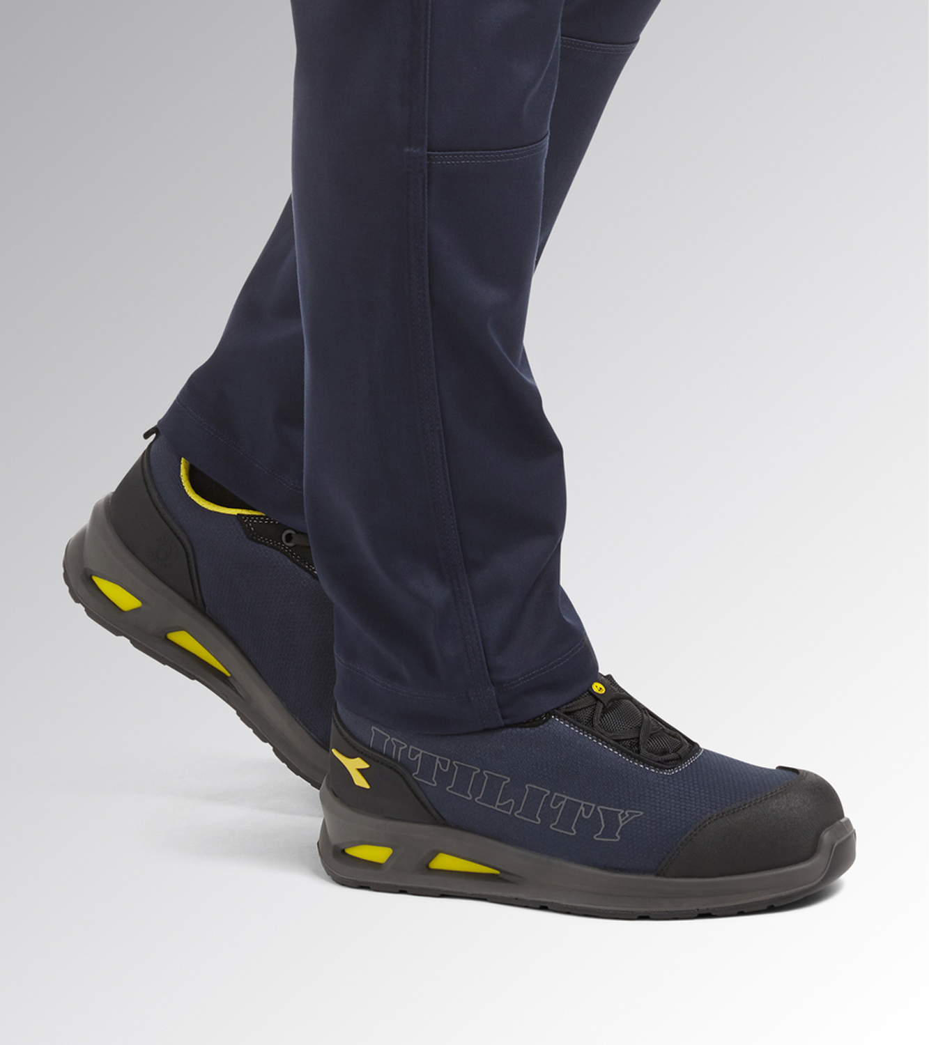 18061145 DIADORA SHARK STABLE IMP LEATHER Q MID S3S FO SR ESD 45