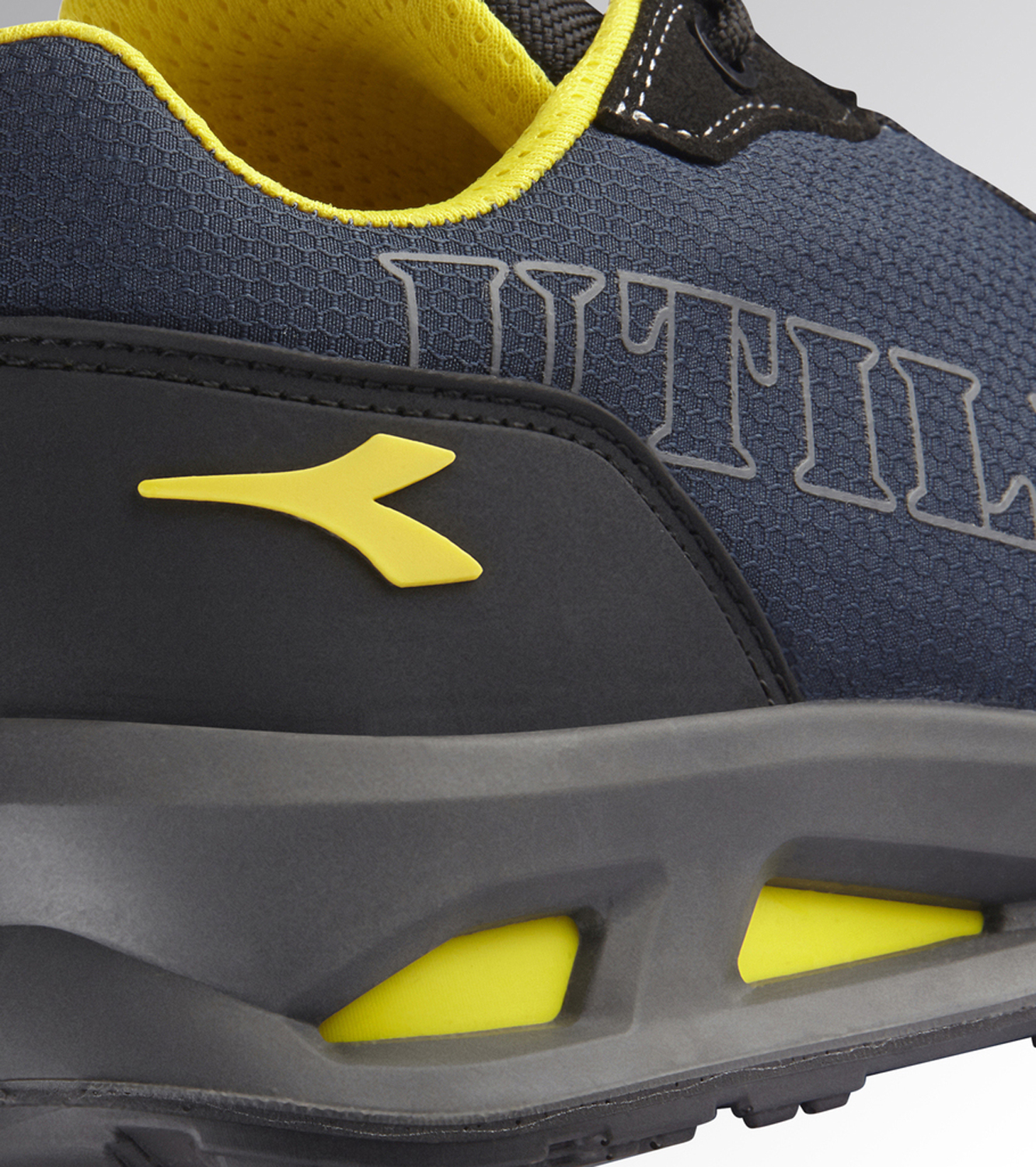 18061145 DIADORA SHARK STABLE IMP LEATHER Q MID S3S FO SR ESD 45