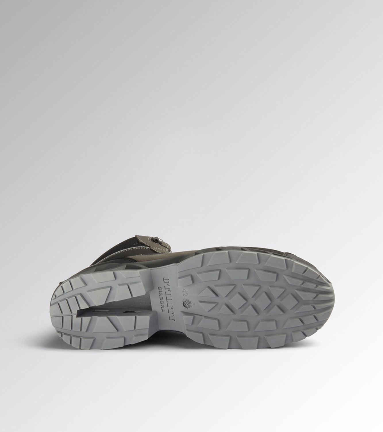 17989841 DIADORA SHARK STAB. IM LEAT MID S3 41 C/C