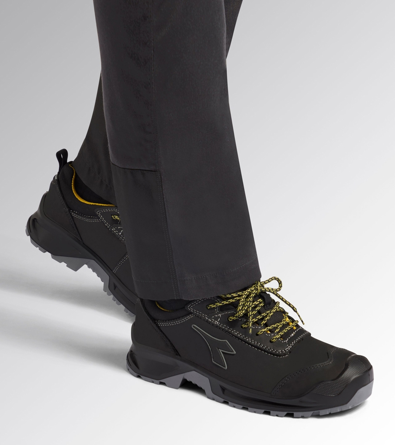 18116741 DIADORA BEAT DA2 TEXT LOW S1PS FO HRO SR 41 CRNE