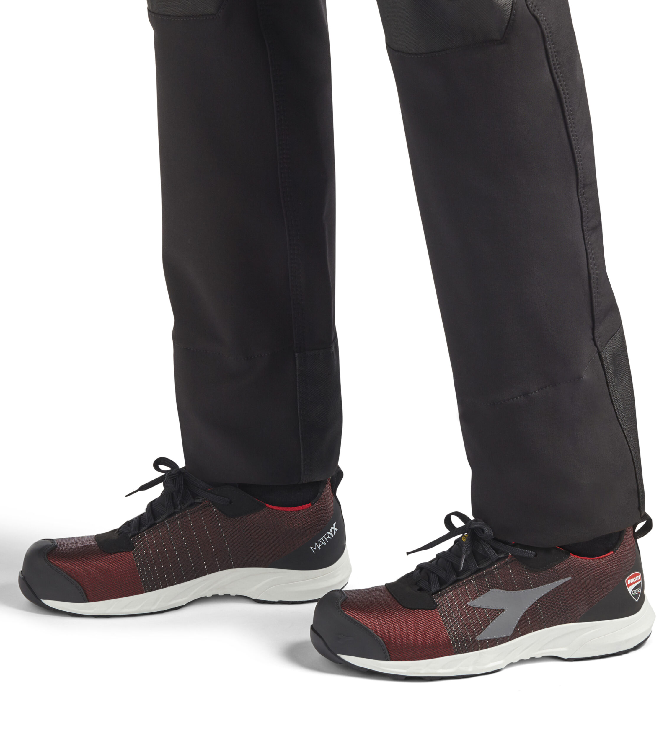 18122142 DIADORA FLY MOTOR MTX LOW S3L FO SR HRO SC ESD 42 CRNE